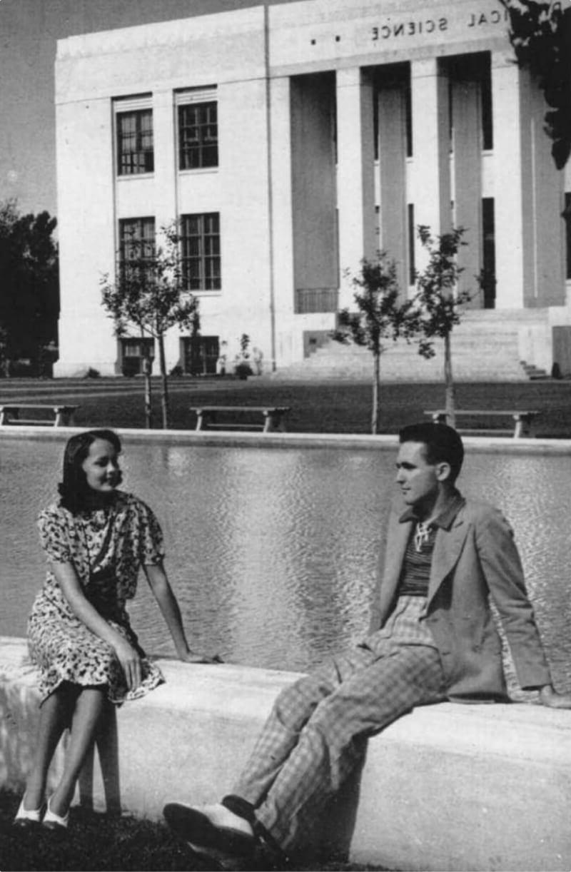 Students at Mirror Pools